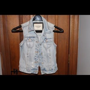 Sleeveless Jean Jacket